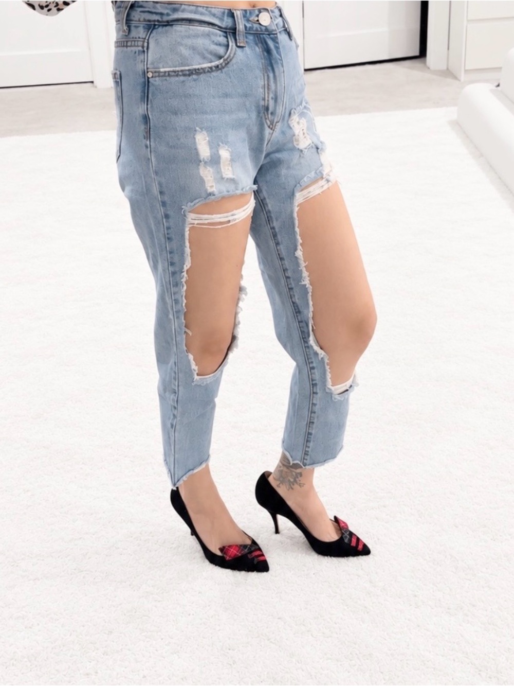 REDIAL PREMIUM DENIM COLLECTION HEAVILY DISTRESSED JEANS